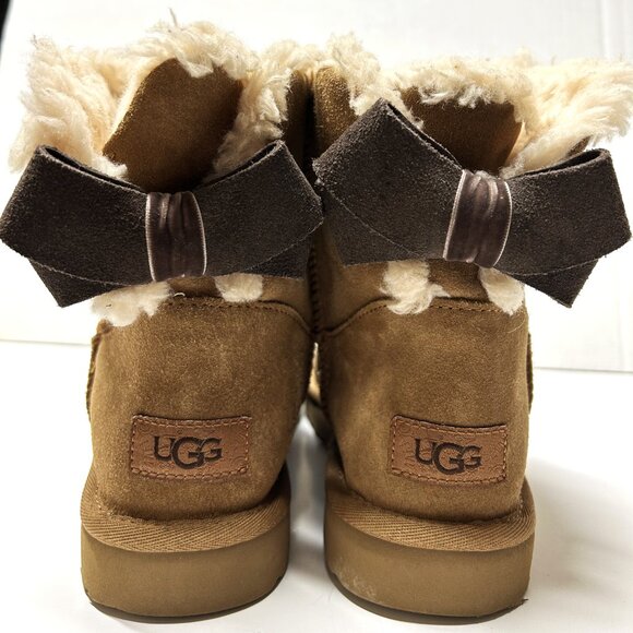 Classic tan and cream UGG short boots with bow sz 7 - Picture 3 of 7